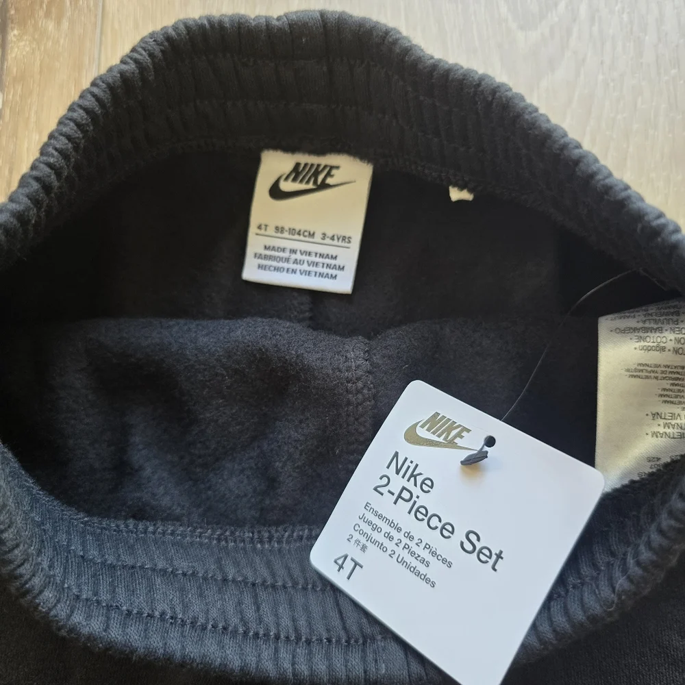 Nwt Nike All-Over Print Hoodie & Pants 2-Piece Set Black Gold Fleece Lined